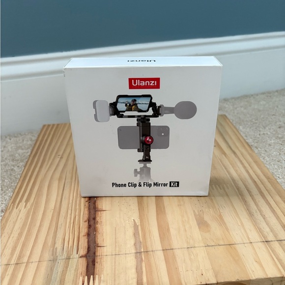 Ulanzi Phone Clip & Flip Mirror Kit for Smartphone Vlogging Black NWTs - Picture 2 of 5